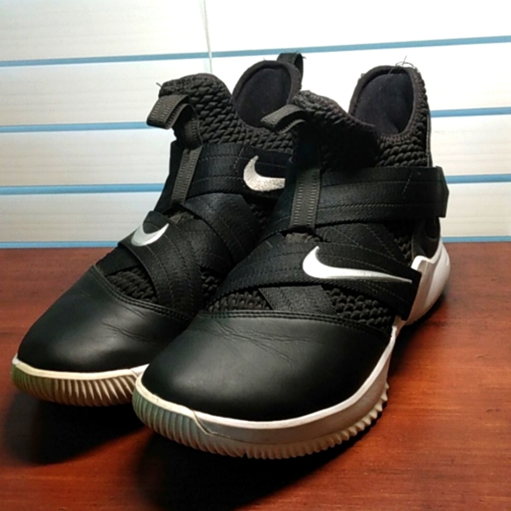 Nike LeBron Soldier 12 Size 8